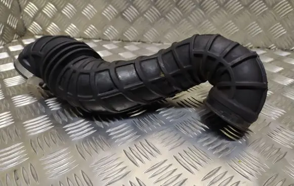 Audi A6 S6 C4 4A Air intake hose/pipe 4A0145747