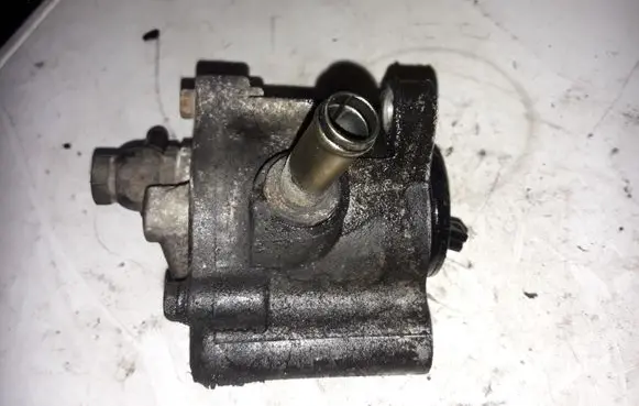 Toyota Corolla E120 E130 Vacuum pump
