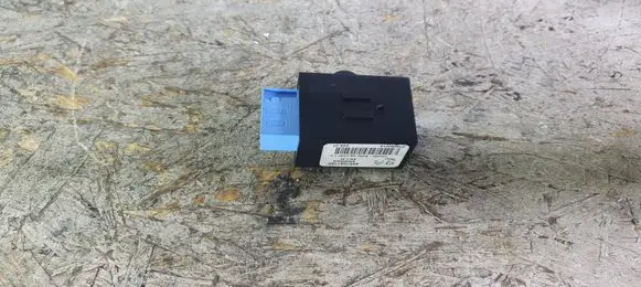 Citroen C6 Seat heating relay 9657087180