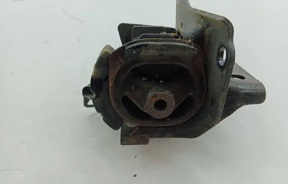 Toyota Corolla Verso AR10 Engine mount bracket