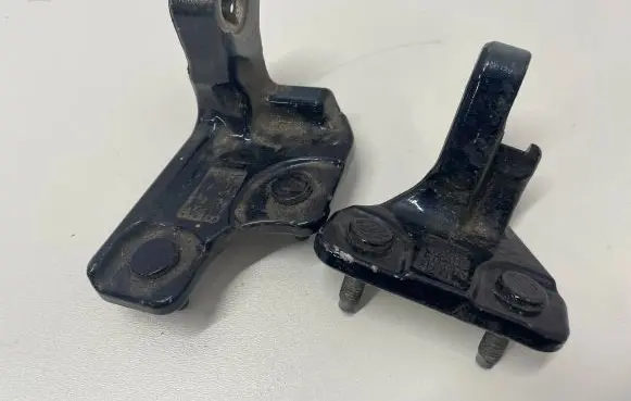 Mercedes-Benz C W205 Front door upper hinge