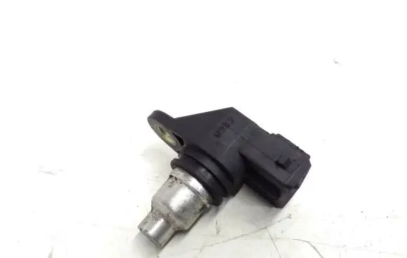Mitsubishi Carisma Camshaft position sensor 8200038472
