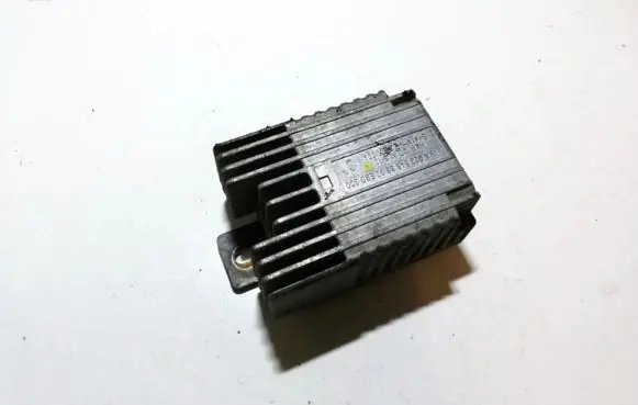 Mercedes-Benz A W168 Coolant fan relay 0235456832 esg300