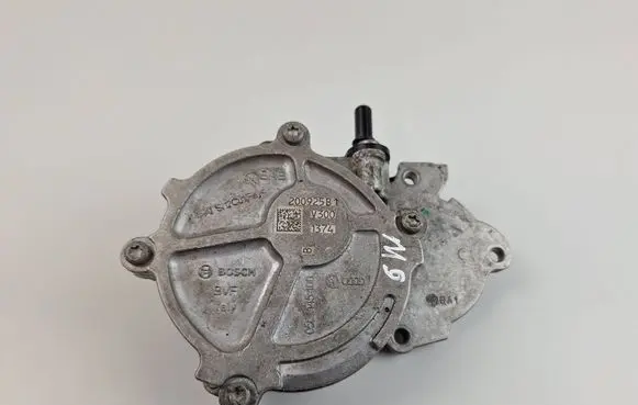 Audi Q5 SQ5 FY Vacuum pump 05L145100B