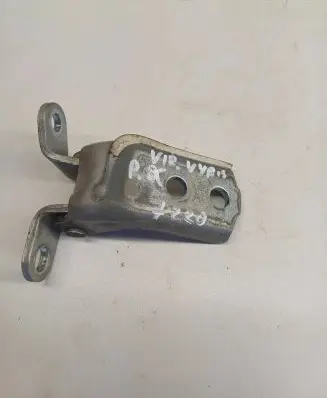 Toyota Avensis T250 Front door upper hinge