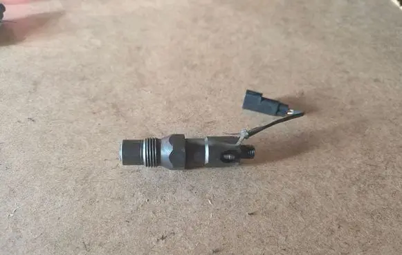 Ford Mondeo MK II Fuel injector LDC008R01