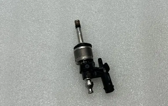 Audi Q2 - Fuel injector 05E036A 026150006Z