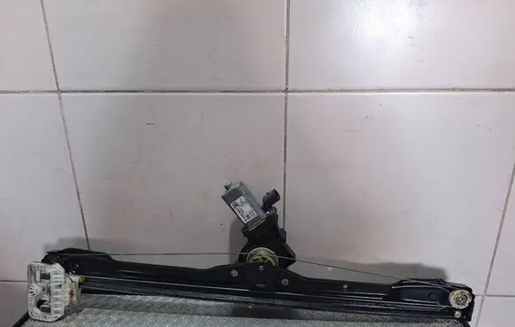 Iveco Daily 6th gen Front door electric window regulator 5801901052