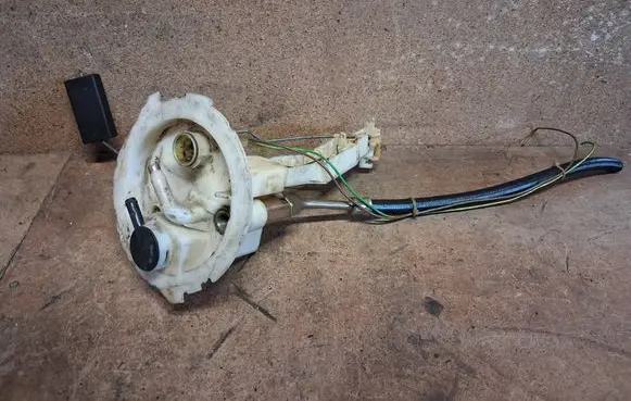 Audi A6 S6 C4 4A Fuel level sensor 443919045S