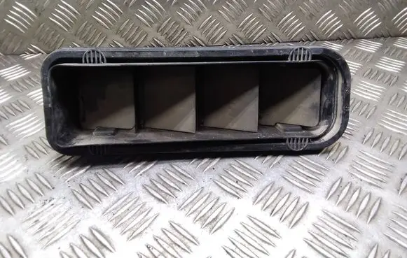 Citroen C4 I Picasso Quarter panel pressure vent 9660049780