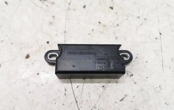 Mercedes-Benz E W211 Airbag deployment crash/impact sensor 821761664 110700339