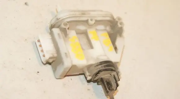 Volkswagen PASSAT B4 Central locking motor 3A0862153