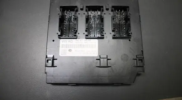 Audi Q3 8U Central body control module 8X0907063AB