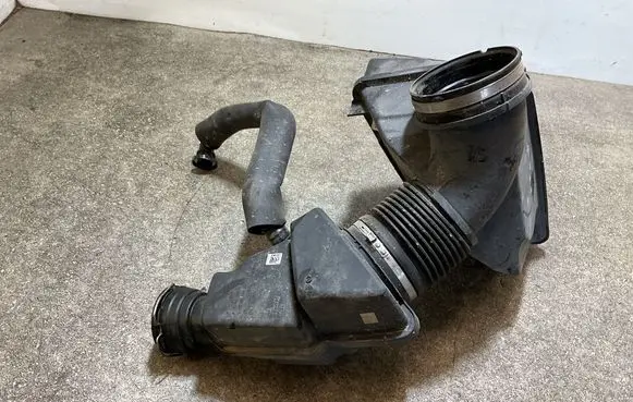 BMW 3 G20 G21 Intake resonator 8656981 1371 18026310