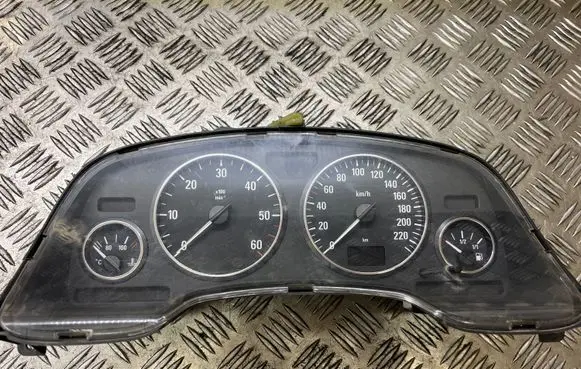 Opel Zafira A Speedometer (instrument cluster) 88311318