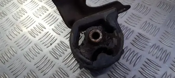Honda Accord Engine mount bracket