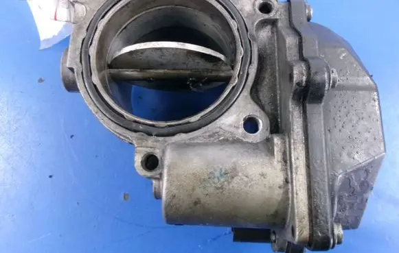 Volkswagen Crafter Throttle body valve 