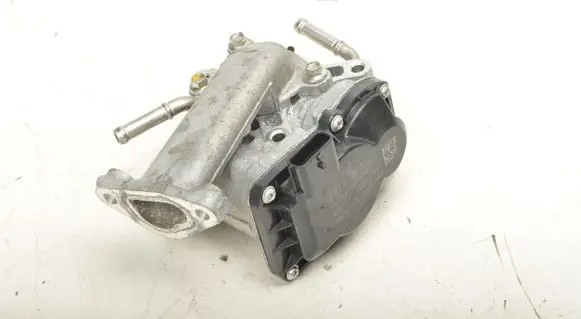 Mazda CX-30 EGR valve P5TA203C0