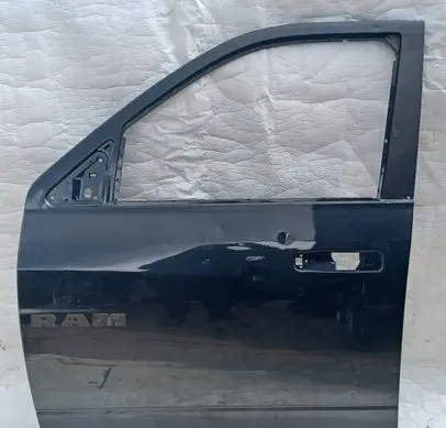Dodge RAM 1500 DS Front door