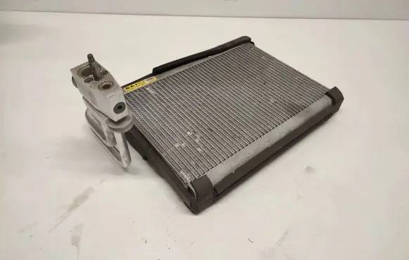 Chrysler Pacifica Heater blower radiator 13395790 16484468 B3080321