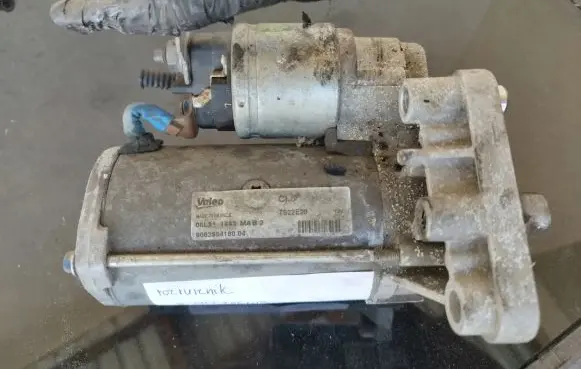 Peugeot 208 Starter motor 966285418006