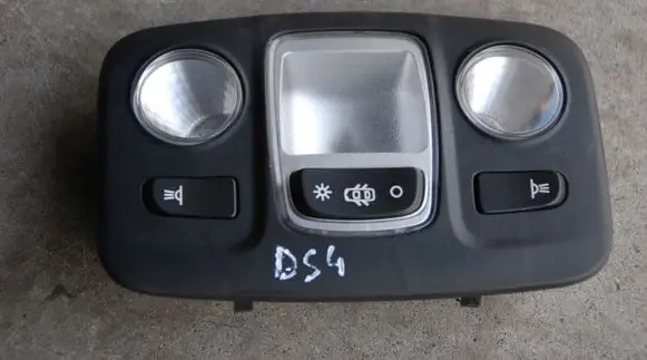 Citroen DS4 Front seat light
