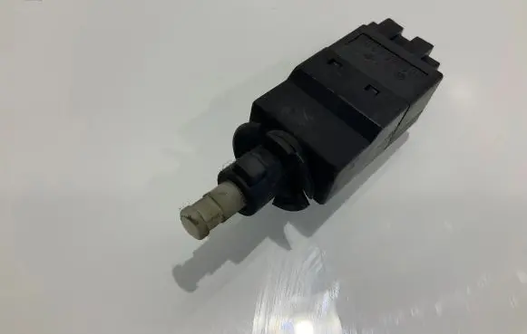 Mercedes-Benz E W211 Brake pedal sensor switch 0015454009 A0015454009