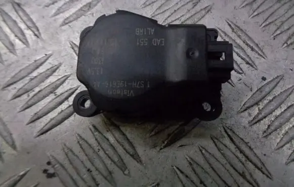Ford Mondeo Mk III A/C air flow flap actuator/motor 1S7H-19E616-AA