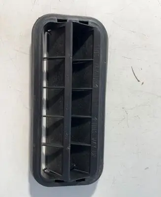 Chevrolet Corvette C8 Quarter panel pressure vent 84827875