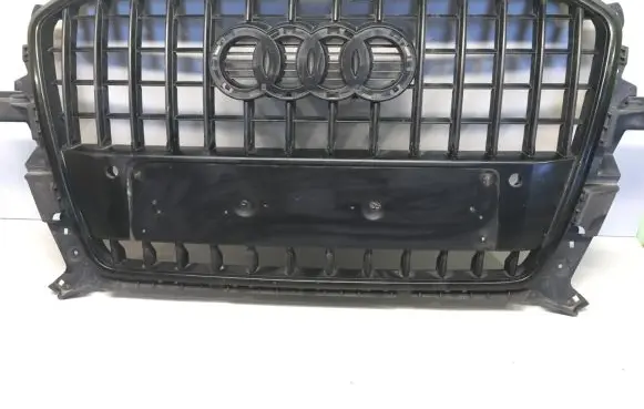 Audi Q5 SQ5 Front bumper upper radiator grill 8R0853651R