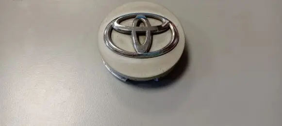 Toyota Sienna XL30 III Original wheel cap