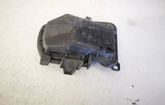 Toyota Avensis T250 Headlight/headlamp dust cover 