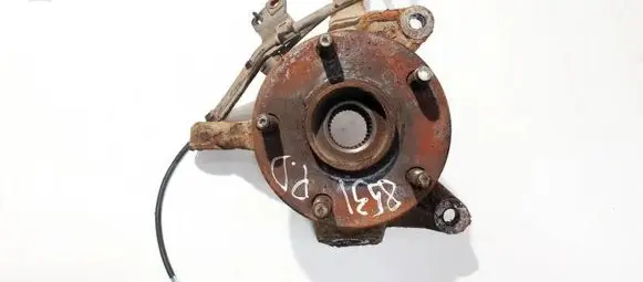 Toyota Avensis Verso Front wheel hub