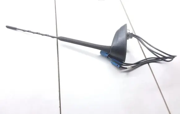 Opel Meriva B Aerial GPS antenna 13556501E 1355650