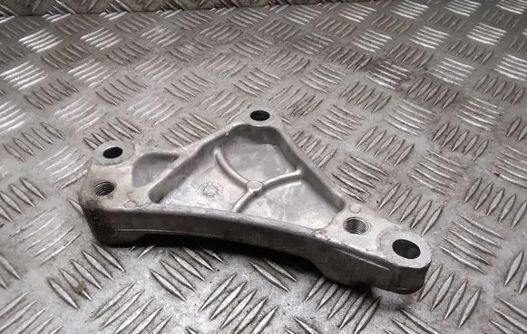 Nissan Qashqai+2 Engine mounting bracket F6048000 F6044000