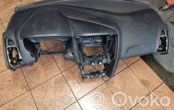 Ford Focus Dashboard 