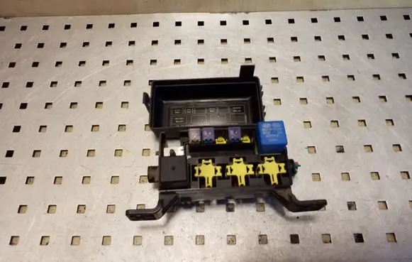 KIA Sorento Fuse module 0K53A67BX1