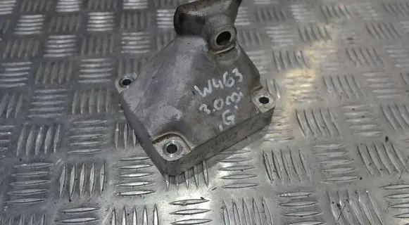 Mercedes-Benz G W463 2nd Gen Engine mounting bracket 