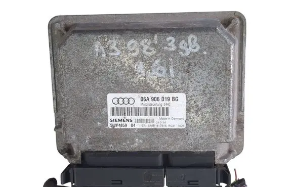 Audi A3 S3 8L Engine control unit/module 06A906019BG 5WP485904 817516R0311026