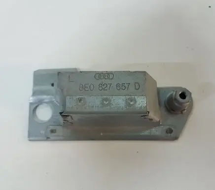 Audi A6 S6 C6 4F Number plate light 8E0827657D