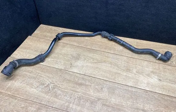 Land Rover Discovery 5 Engine coolant pipe/hose LPLA8D033AC