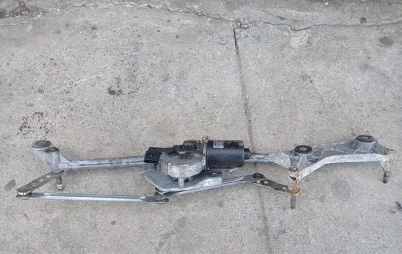 Mercedes-Benz GL X164 Front wiper linkage and motor a1648201742