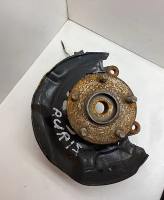 Toyota Auris E210 Front wheel hub