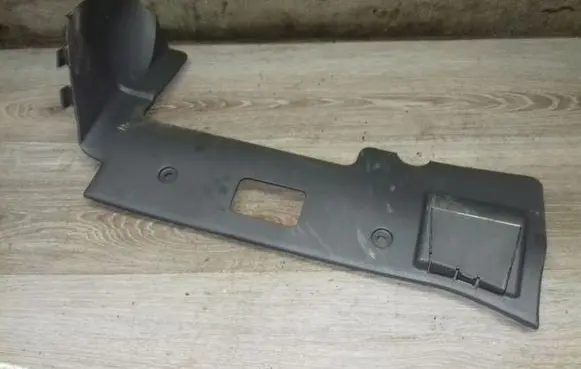 Dashboard lower bottom trim panel