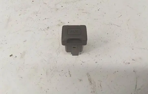 Honda CR-V AUX in-socket connector M34736