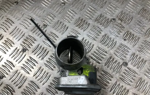 BMW 1 E82 E88 Throttle valve 7804373