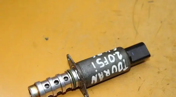 Volkswagen Touran I Camshaft position sensor