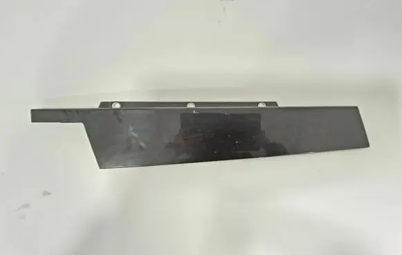 Alfa Romeo Giulia Front door glass trim molding 156125819