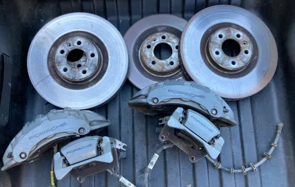 Porsche Macan (95B) Brake discs and calipers set 7PP615123 95B615405M 95B615406M