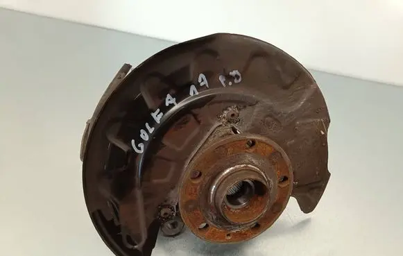 Volkswagen Golf VII Front wheel hub